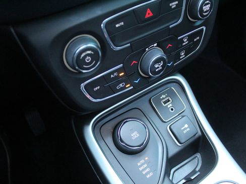 Used 2020 Jeep Compass High Altitude AWD/4WD image 28