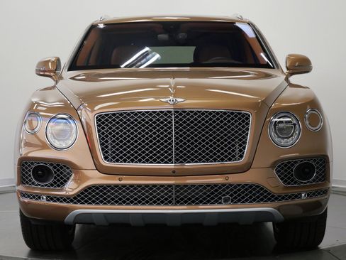 Used 2017 Bentley Bentayga AWD/4WD image 4