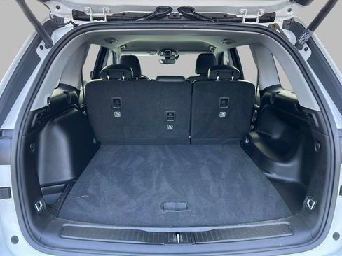 Used 2023 Jeep Grand Cherokee Limited w/ Black Appearance Package image 14