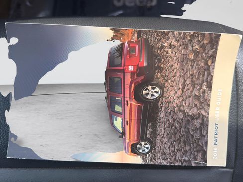 Used 2016 Jeep Patriot High Altitude AWD/4WD image 16