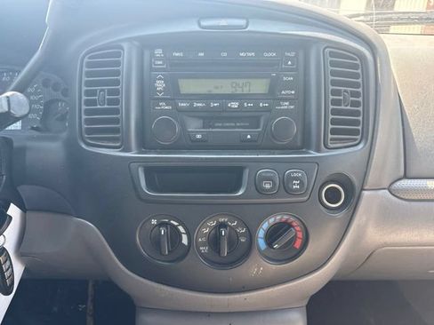 Used 2002 MAZDA Tribute 4WD image 15