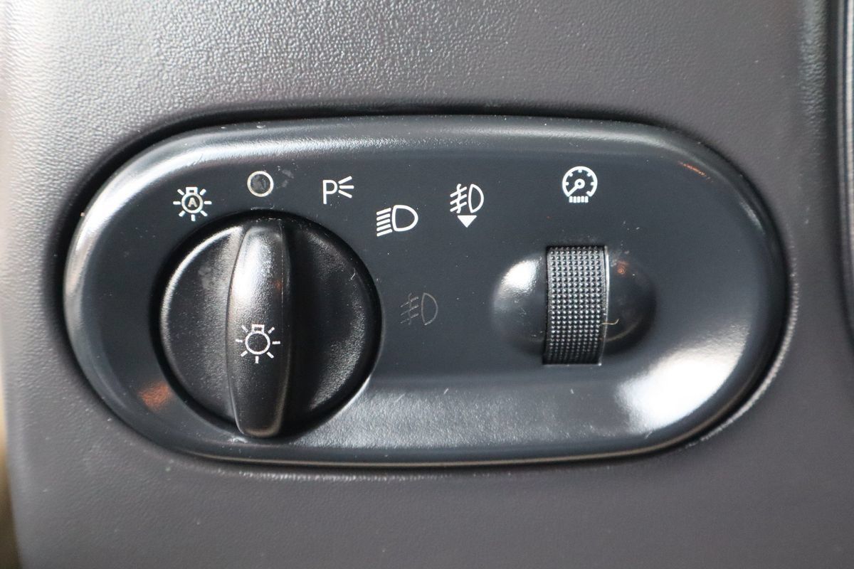 Used 2005 Ford Excursion Limited AWD/4WD image 30