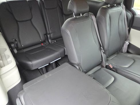 Used 2022 Kia Carnival SX image 24