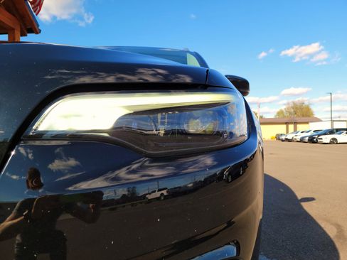 Used 2019 Jeep Cherokee Limited image 19