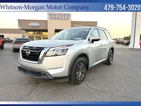 Used 2022 Nissan Pathfinder SV image 1