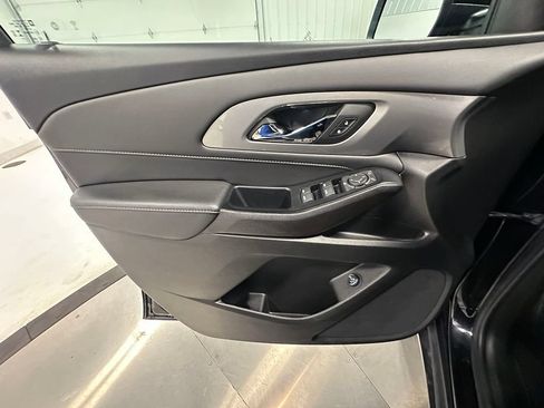 Used 2023 Chevrolet Traverse LT AWD/4WD image 24