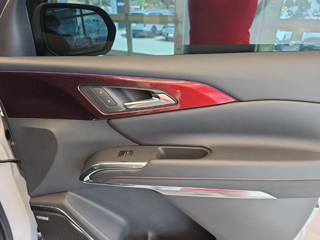 Used 2025 Chevrolet Traverse RS w/ LPO, Floor Liner Package FWD image 60