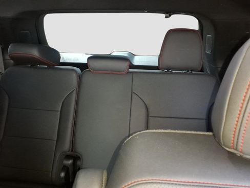 Certified 2025 Chevrolet Traverse Z71 w/ LPO, Floor Liner Package AWD/4WD image 15