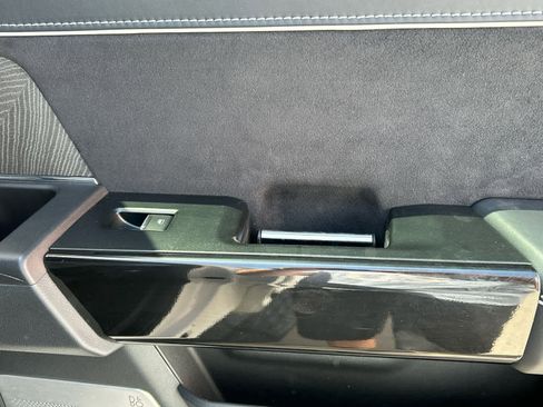 Used 2024 Ford F150 Lightning Platinum image 17