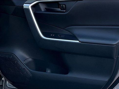 Used 2024 Toyota RAV4 LE image 28