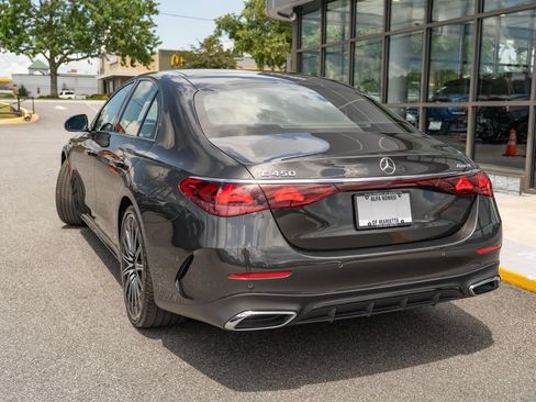 Used 2024 Mercedes-Benz E 450 4MATIC Sedan w/ Airmatic Package image 4