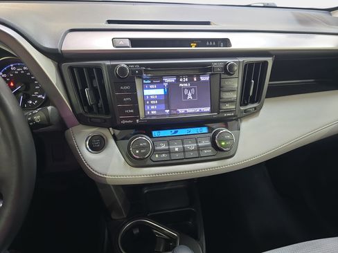 Used 2018 Toyota RAV4 XLE FWD image 18