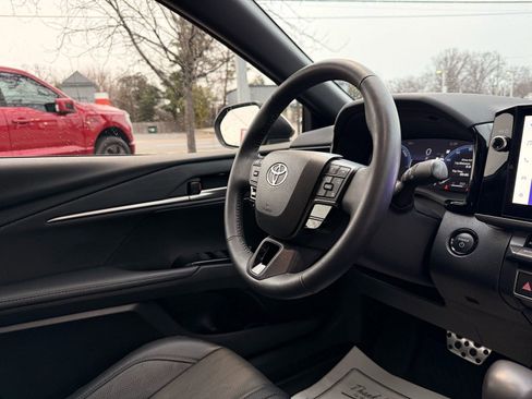 Used 2025 Toyota Camry XSE image 26