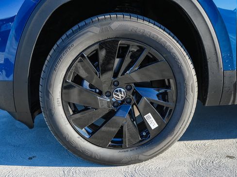New 2026 Volkswagen Atlas Cross Sport SE AWD/4WD image 11