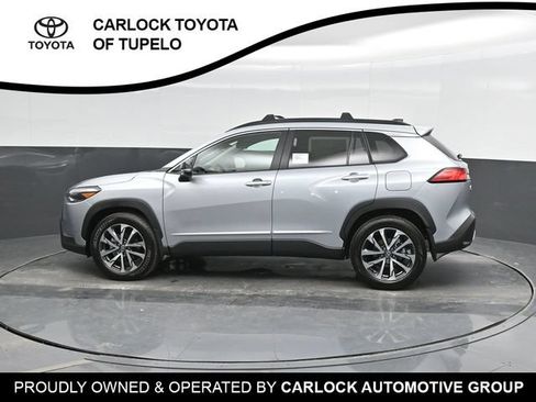 Used 2025 Toyota Corolla Cross XLE w/ Convenience Package AWD/4WD image 9
