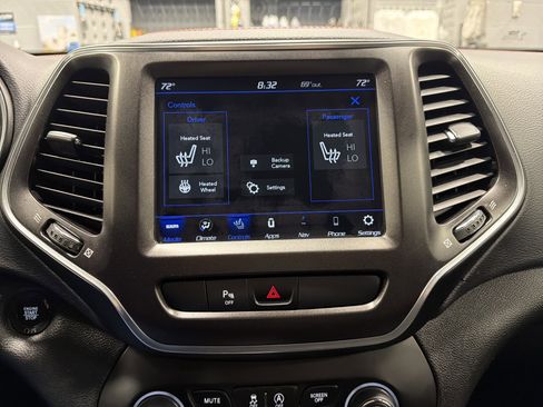 Used 2020 Jeep Cherokee Trailhawk w/ Comfort & Convenience Group image 7