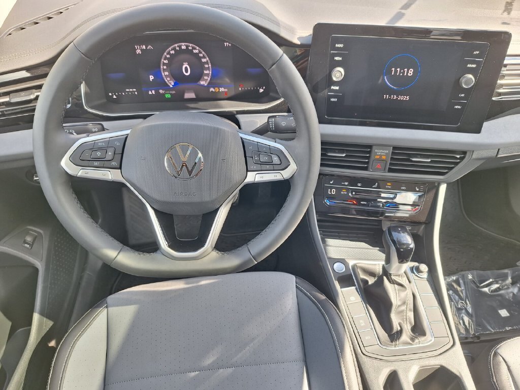 Used 2026 Volkswagen Jetta SE FWD image 20