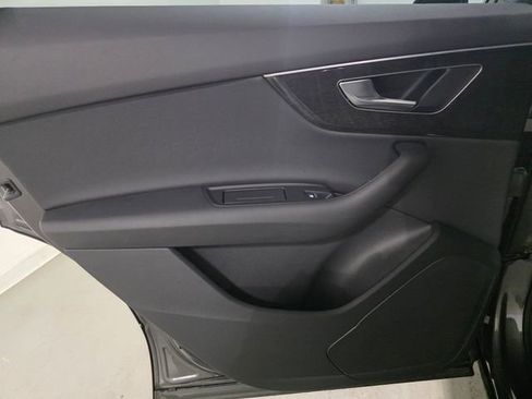 Used 2025 Audi Q7 2.0T Premium AWD/4WD image 27