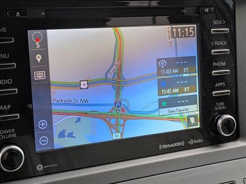 Used 2018 Toyota Sienna XLE Premium image 12