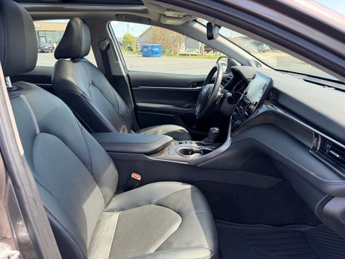 Used 2023 Toyota Camry XSE FWD image 31