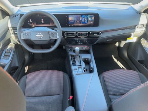 New 2026 Nissan Sentra SR w/ Floor Mat Package FWD image 15