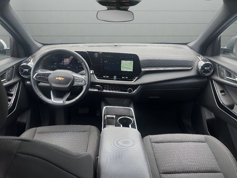 Used 2025 Chevrolet Equinox LT FWD image 14