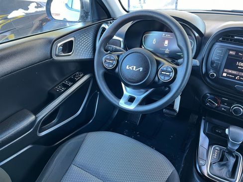 Used 2025 Kia Soul LX w/ LX Technology Package image 30