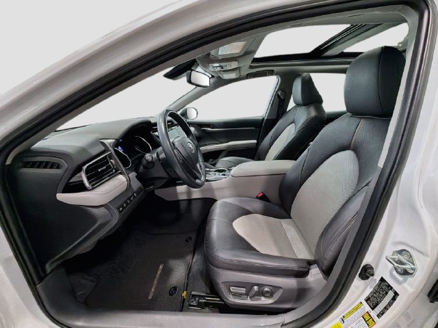 Used 2020 Toyota Camry XLE w/ Driver Assist Package FWD image 18