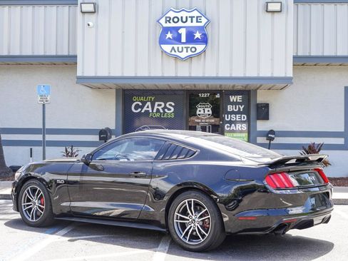 Used 2017 Ford Mustang GT RWD image 4