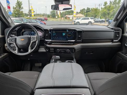 Used 2023 Chevrolet Silverado 1500 LT AWD/4WD image 11