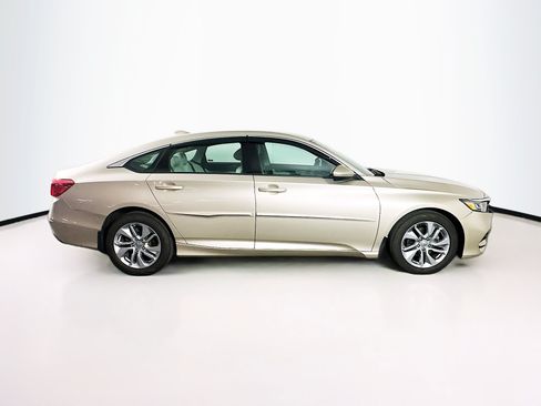Used 2020 Honda Accord LX image 10