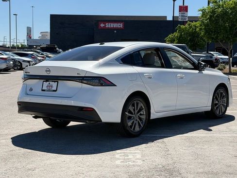 New 2026 Nissan Sentra SL FWD image 6