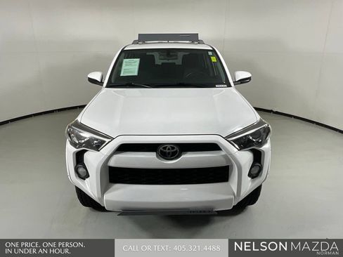Used 2016 Toyota 4Runner SR5 AWD/4WD image 2