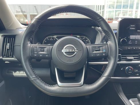 Certified 2023 Nissan Pathfinder SL image 8