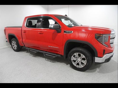 Used 2022 GMC Sierra 1500 SLE w/ X31 Off-Road Package AWD/4WD image 1