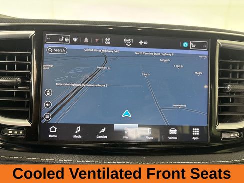 Used 2024 Chrysler Pacifica Limited image 18