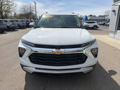 Used 2025 Chevrolet TrailBlazer LT AWD/4WD image 8