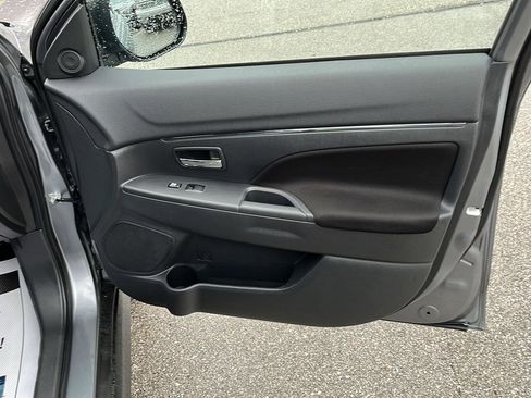 Used 2025 Mitsubishi Outlander Sport ES image 11