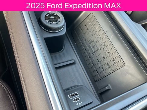 New 2025 Ford Expedition Max Platinum w/ Platinum Ultimate Package AWD/4WD image 35