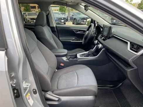 Used 2019 Toyota RAV4 XLE AWD/4WD image 27