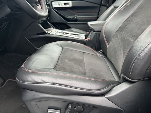 Used 2023 Ford Explorer ST-Line w/ Class IV Trailer Tow Package image 10