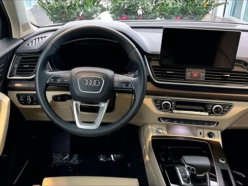 Certified 2025 Audi Q5 2.0T Premium Plus w/ Premium Plus Package image 5