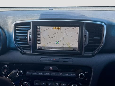 Used 2017 Kia Sportage SX image 10