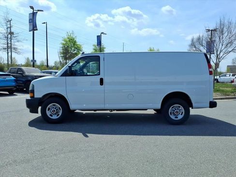 Certified 2023 GMC Savana 2500 w/ Driver Convenience Package image 29