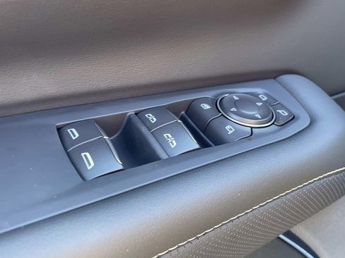 New 2026 Chevrolet Suburban Premier image 17