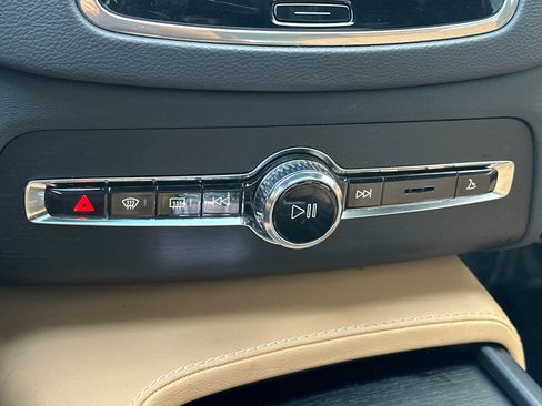 Certified 2023 Volvo XC90 B6 Ultimate image 25