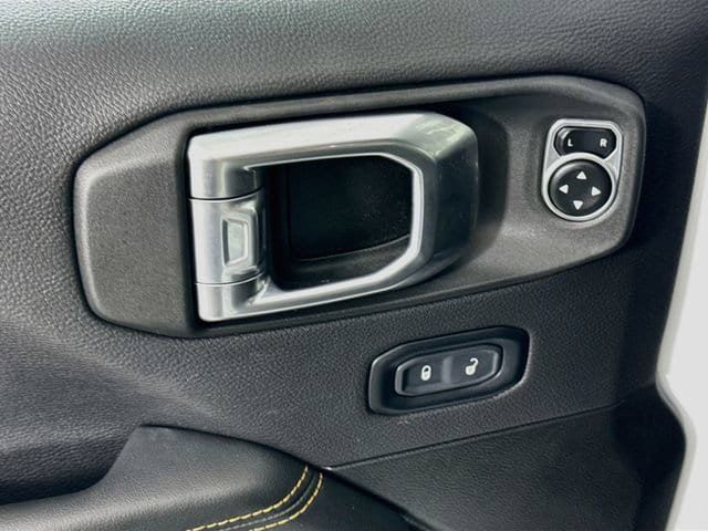 Used 2024 Jeep Wrangler Unlimited Sahara AWD/4WD image 17