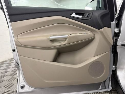 Certified 2017 Ford Escape SE w/ Equipment Group 201A image 16