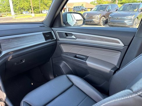 Used 2022 Volkswagen Atlas Cross Sport SE AWD/4WD image 26