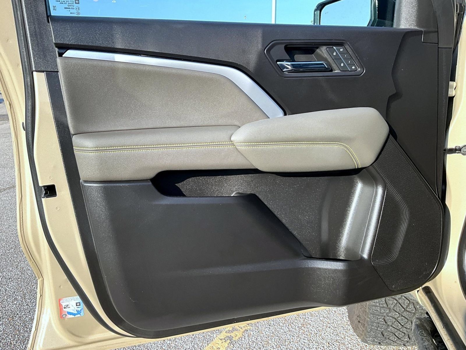 Used 2023 Chevrolet Colorado ZR2 w/ ZR2 Convenience Package III AWD/4WD image 10